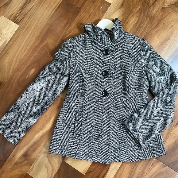 Old Navy Black and White jacket with gold thread - Picture 1 of 6